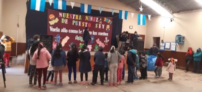 贊助當(dāng)?shù)亻_學(xué)季慶?；顒?   border=